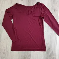 ヒートテック　ユニクロ　レッド　ワインレッド　 Vネック 長袖 トップス