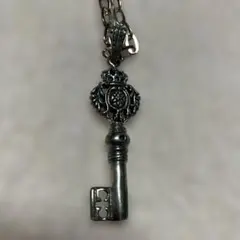 鍵型ペンダントネックレス