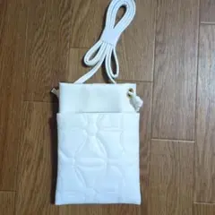 メナード サコッシュ