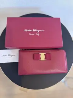 フェラガモ　長財布 レッドのサムネイル