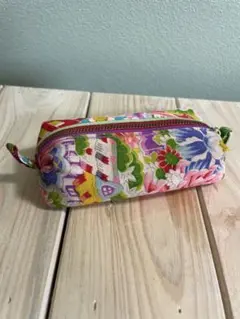 伝統的な日本の美しさを活かしたポーチ