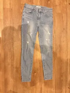 GUESS ライトブルー スキニーデニム　24インチ