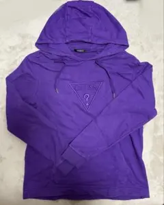 GUESS フード付き紫パーカー Lサイズのサムネイル