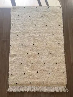 【新品】ドット柄ベニワレンラグ/フリンジ付き