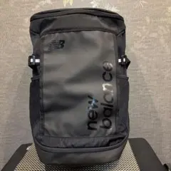 ニューバランスリュック(容量35リットル) ブラックプリント　シューズ収納あり