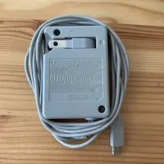 【純正】ニンテンドー3DS 2DS DSi用 充電器　ACアダプター