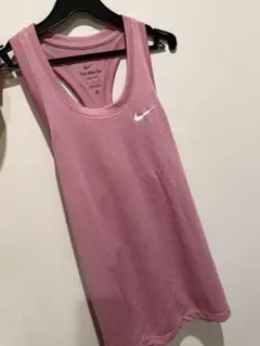 Nike DRI-FIT ピンクタンクトップ