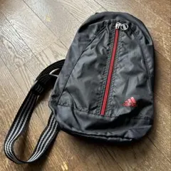 ノベルティ　adidas ボディバッグ ブラック 軽量