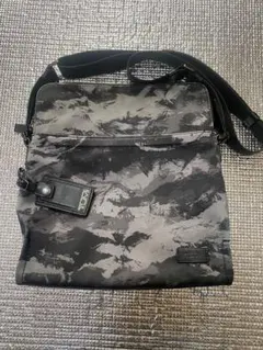 TUMIショルダーバッグのサムネイル