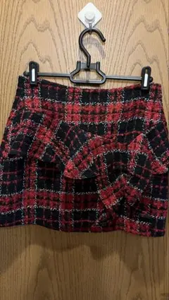 赤と黒のチェック柄ツイードミニスカート