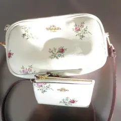 COACH　フローラル柄ショルダーバッグと定期入れミニ財布