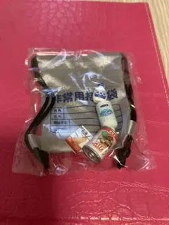 ミニチュア食品セットとポーチ　ガチャ　カプセルトイ　非常用