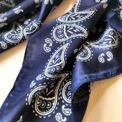 70cm ネイビー 大判 ペイズリー柄 シルク風 スカーフ バンダナ