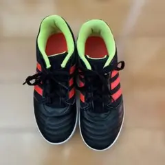 adidas スニーカー　22.5cm
