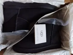 UGG　W CLASSIC MINI II 1016222 W/BLK