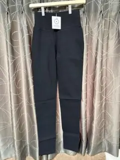 【新品未使用】aimoha タグ付き黒スキニーパンツ
