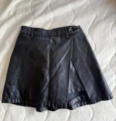 ブラックレザーショートパンツ