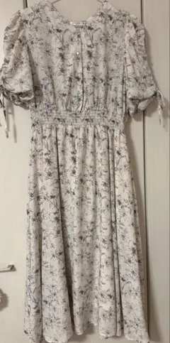 ハニーズ　大きいサイズワンピース