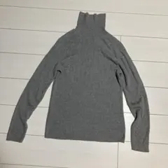 GUグレー タートルネックセーター