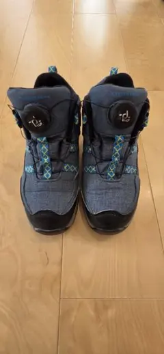 【USED 】TIGORA TGF ダイヤル式 スニーカー 撥水　21cmのサムネイル