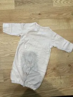 薄ピンクの長袖ロンパース 肌着 Ｆ50-70 プティマイン