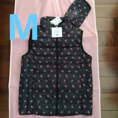 新品タグ付き　ユニクロ ウルトラライトダウンベスト M ブラック　花柄