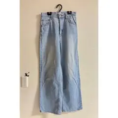AZUL by MOUSSYライトブルーデニム ワイドレッグパンツ