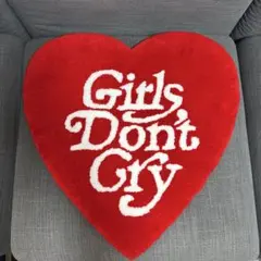 ☆新品☆Girls Don't Cry ラグマット