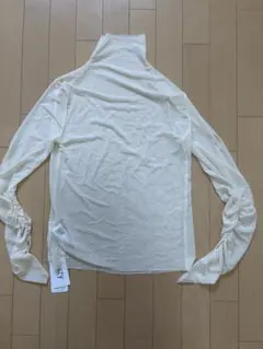 Dazy クリーム色 タートルネック トップス