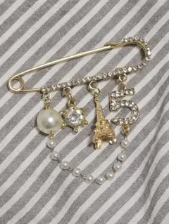 ゴールド安全ピンブローチ パール エッフェル塔　韓国高級アクセサリー