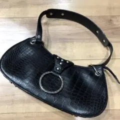 クロコダイル風　ワンショルダーバッグ　シルバー金具　スタッズ　ブラック