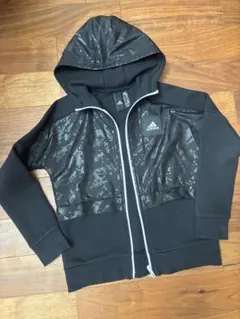 adidas ブラックカモフラ パーカー 140