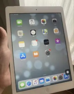Apple iPad Air Wi-Fi+Cellular 32GBです。