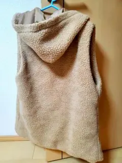 新品未使用 フード付きファーベスト