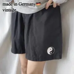 ドイツ製ヴィンテージ 陰陽のハンドペイント ショートパンツ