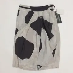 ボディドレッシング 新品タグ付 柄タックスカート34