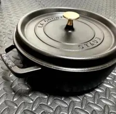 Staub ストウブ シャロー ココット 26㎝ ブラック 容量3.8L - メルカリ