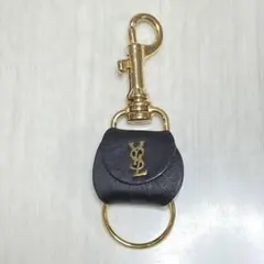 2026年最新】イヴ・サンローランチャームの人気アイテム - メルカリ