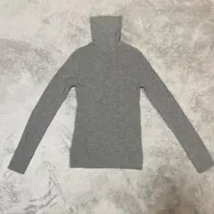 GU グレー タートルネック セーター