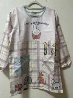 【新品未使用】 ミッフィー　長袖　キャラクターエプロン 保育士 介護士