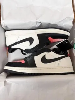 ナイキ　エアジョーダン1レトロLow パリサンジェルマン