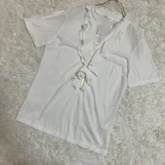 《美品》 a.v.v フリルTシャツ ホワイト 38 オフィス キレイめ 上品