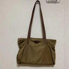 Item thumbnail for item 71fbd68f-f6a3-4902-b5ba-416e5b9b145b