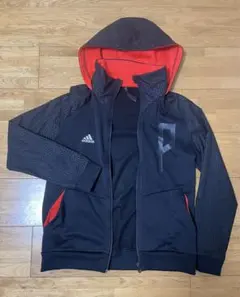 adidas フード付きジャケット 黒・赤　サイズ160