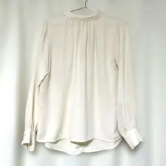 アイボリー　ブラウス
