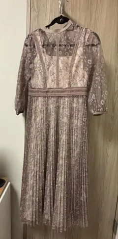 結婚式　ワンピース　くすみ　ピンク