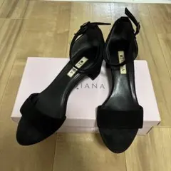 ダイアナ　ブラック サンダル 中ヒール アンクルストラップ