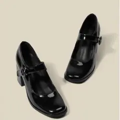 黒エナメル マリーメイドスタイル パンプス