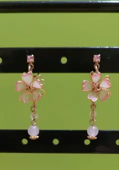 値下げ♪花モチーフ ピアス(両耳用)