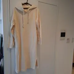 UNIQLO フード付きロングワンピース アイボリー